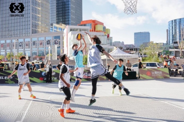FIBA Open 3×3东胜分站战罢 黑色闪电与海底小纵队分获组别冠军 FIBA Open 3×3东胜分站战罢 黑色闪电与海底小纵队分获组别冠军