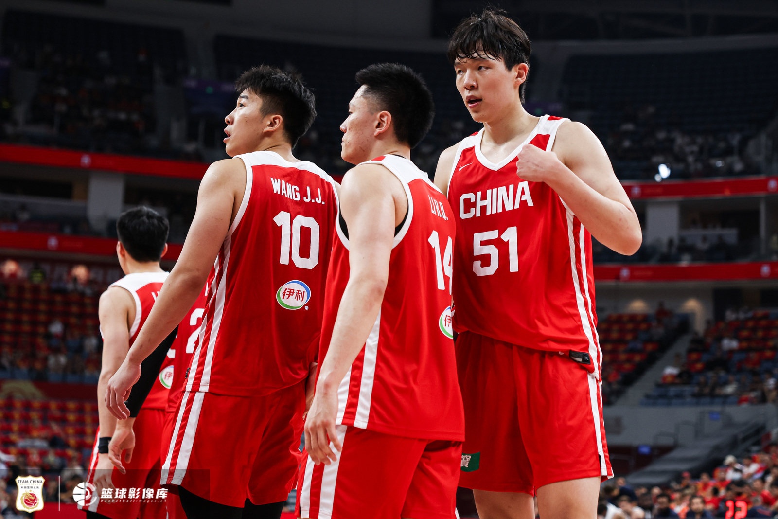 羊城晚报:杨瀚森打出了国家队生涯的代表作 攻防两端存在感十足 羊城晚报:杨瀚森打出了国家队生涯的代表作 攻防两端存在感十足