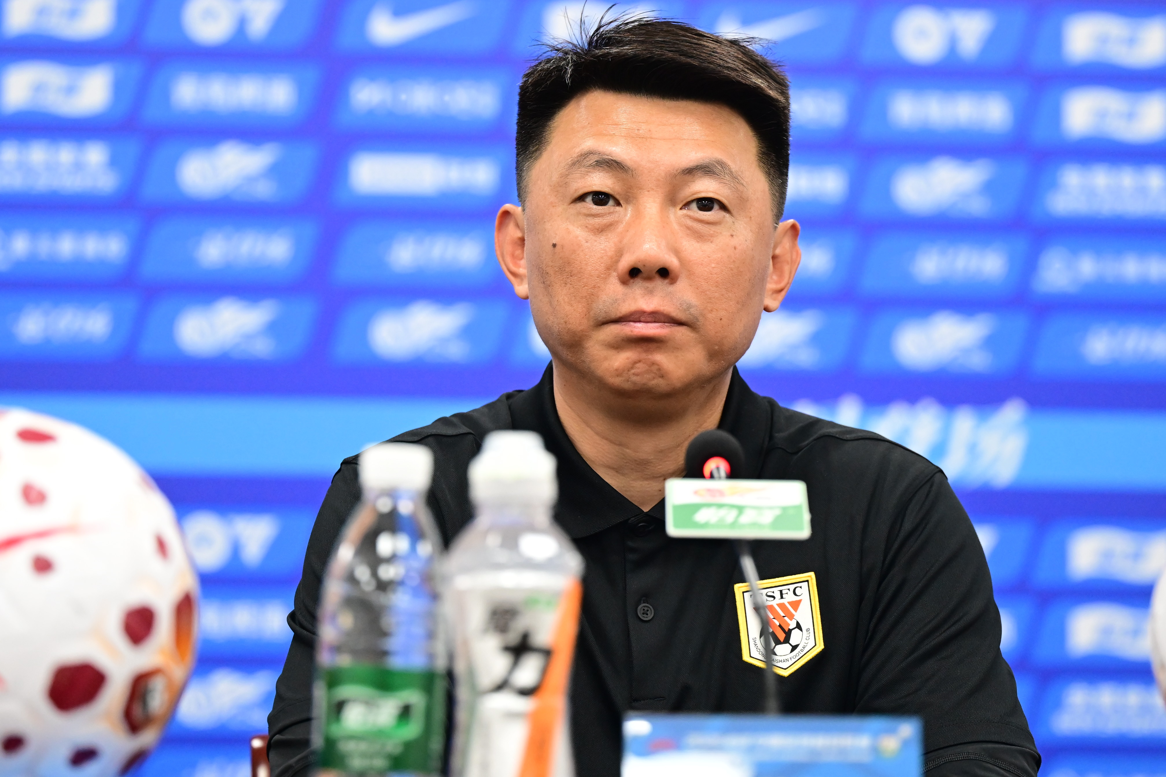 鲁媒:泰山队输了比分却没输掉骨气,绝境里没有摆烂、没有放弃 鲁媒:泰山队输了比分却没输掉骨气,绝境里没有摆烂、没有放弃