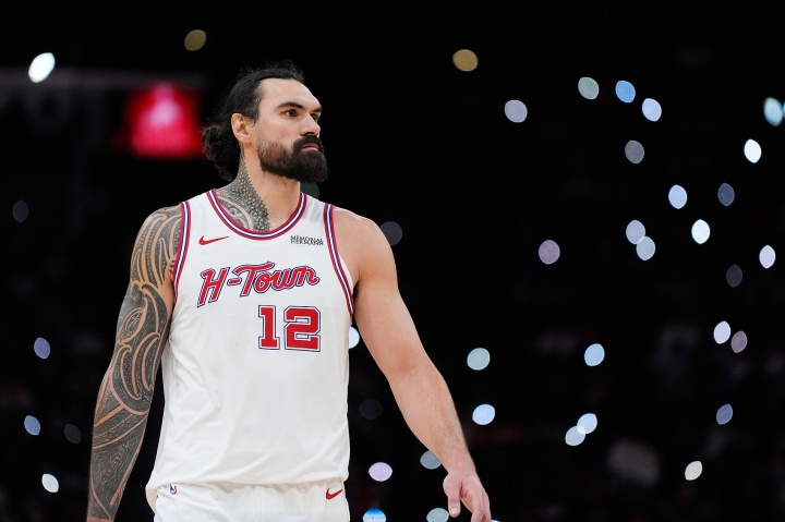 火箭媒体人：数据证明亚当斯影响巨大 他的防守能彻底解放谢泼德